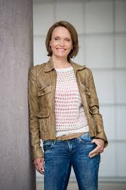 Check spelling or type a new query. Simone Standl Simone Standl Wdr Moderatorin
