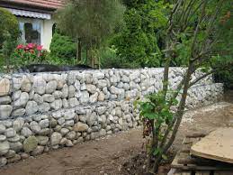 In der finanzplanung für den hausbau fallen kosten für die gartengestaltung unter die rubrik baunebenkosten. Kosten Stutzmauer Mein Garten Haus Forum Ch Das Haus Und Gartenforum