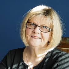 Kimberly Hutt's Instagram, Twitter & Facebook