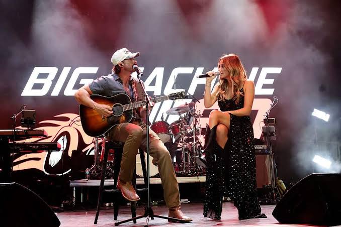 Riley Green and Carly Pearce Light Up Nashville With Surprise Duet - Backstage Country