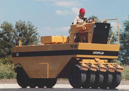Caterpillar PS110 Pneumatic Roller