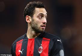See more ideas about piłkarze, piłka nożna, zdjęcia. Manchester United Are Set To Miss Out On Ac Milan Star Hakan Calhanoglu Daily Mail Online