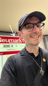 NeuMARKt, Alter MARKt, HeuMARKt: Wählt mich 👏🏻 Ab Herbst 2025 werde ich  Oberbürgermeister von Köln und verglitzere die Stadt — mit & für euch 🤝  Herzlich euer #OberbürgermeisterBenecke #obbenecke ...