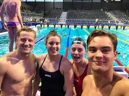 Kira toussaint heeft bij de wereldbekerwedstrijden kortebaan in singapore in een nederlands record de overwinning op de 50 meter rugslag behaald. Kira Toussaint Kira Toussaint Added A New Photo With
