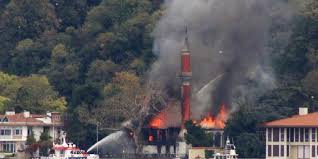 Sebuah penyelidikan telah diperintahkan oleh pemerintah kabupaten, demikian dilaporkan reuters. Masjid Vanikoy Di Turki Terbakar Ihram