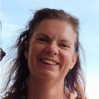 Lisa Navin's Instagram, Twitter & Facebook