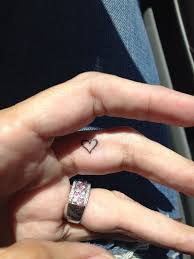 Nice 34 Cute And Simple Finger Tattoo Ideas You Can Try Http Klambeni Com Index Php 2019 02 03 Simple Finger Tattoo Small Heart Tattoos White Finger Tattoos