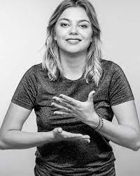 57,107 likes · 62 talking about this. Der Franzosische Shooting Star Louane Emera Im Interview Ohne Worte Sz Magazin