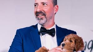 Tony Hale hosts 50th anniversary celebration for Young Actors Theatre