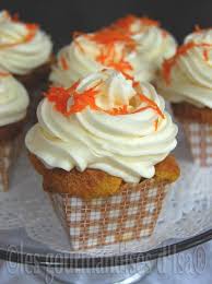 Cupcakes Aux Carottes Glacage Fromage A La Creme Cupcakes Alimentation Recette Dessert
