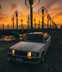 W201 In The Night Mersedes Bens Volvo Avtomobili