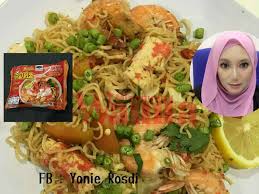 Tu kerabu maggi yang nadz beli dari pasar malam. Resepi Kerabu Maggi Siam