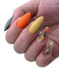 Manicura de mármol 2021 para diseños de pueden elegir uñas cortas con forma de almendra 2021, que se ve muy bien en cualquier estilo de uñas rotas: Pin De Sylwia Skowronn En Home Manicura De Unas Unas De Acrilico Elegantes Disenos De Unas Mate