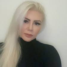 Amber Moody's Instagram, Twitter & Facebook