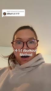 Elisa Snow's Instagram, Twitter & Facebook