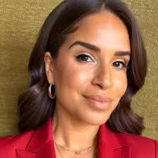 Jennifer Munley's Instagram, Twitter & Facebook