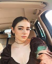 Estella Mueller's Instagram, Twitter & Facebook