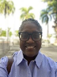 Lana Knowles's Instagram, Twitter & Facebook