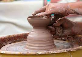 Kegiatan membutsir adalah menambah sedikit demi sedikit dan membentuk sampai sesuai dengan yang diinginkan. Contoh Teknik Butsir Cara Golden