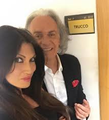 I due, a detta di riccardo fogli non si conoscerebbero, ma a sdoganare la sua dichiarazione, una foto risalente all'estate 2018, durante una. Karina Commenta L Intervento Di Corona E Il Ruolo Della Marcuzzi Nel Caso Riccardo Fogli Rete 7