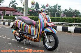 Lalu era ini juga telah banyak macam modifikasi motor. Scoopy Maskot Octopus Bogor