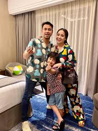 Nagita slavina mariana tengker atau yang lebih populer dengan nama panggilan nagita slavina adalah merupakan salah satu artis indonesia yang cukup populer dibergai kalangan mulai dari anak muda sampai orang tua pasti siapa nagita slavina. Raffi Ahmad Bingung Nagita Slavina Tak Mau Tidur Dan Melihat Wajahnya Showbiz Liputan6 Com