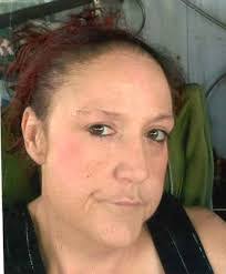 Leslie Thibodeaux's Instagram, Twitter & Facebook