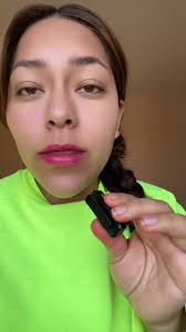 Estos 10 chicos con diversas edades, procedencias , con vidas y  experiencias diversas, se reunen en una conversación basada en la empatía,  la curiosidad, el respeto y el aprendizaje mutuo con el líder ...