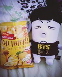 Fans of korean pop culture will know that korean honey butter chips, are extremely popular and high in demand. J Me On Twitter Eating Honey Butter Chips With Yoongi í—ˆë‹ˆë²„í„°ì¹© Bts Twt Http T Co Epfjyxnveo