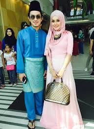 In 2005, he appeared in a commercial. Uqasha Senrose Iqram Dinzly Kini Dilamun Cinta