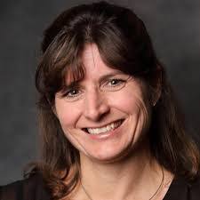 Dana Benoit's Instagram, Twitter & Facebook