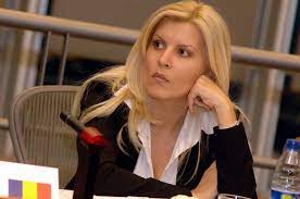 Principiul aplicării legii penale în dosarul gala bute a fost unul în favoarea celor condamnaţi. Elena Udrea Wikipedia