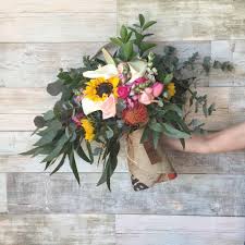 A mamá la queremos aun cuando en lolaflora es fácil complacerla. Flores Dia De La Madre Florster