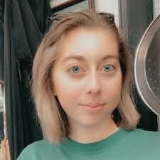 Leslie Templin's Instagram, Twitter & Facebook