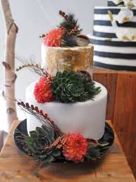 Torte Blattgold Grosse Bildergalerie Mit Vielen Schonen Ideen Hochzeitstorte Verzieren Hochzeitstorte Weisse Hochzeitstorte