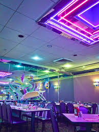 Having been born in the 1980s, i didn't witness the cool 1950s . Signe Pierce On Twitter Iridescent Diners In The Strip Mall Sprawl Https T Co 2hkvsktvhc Twitter