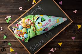 Um die freude noch zu vergrößern, haben wir in unserer dr. Einschulungstute 3d Torte Zur Einschulung Im 90er Look Sallys Blog