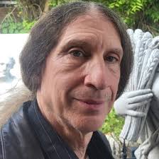 Movie extra thanks director for patriotic comment