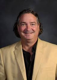 Wesley Farr's Instagram, Twitter & Facebook