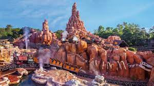 Big Thunder Mountain Railroad Magic Kingdom A Bordo De Um Trem Meio Desgovernado Curtimos Um Delicioso Percurso N Disney Magic Disney Parque