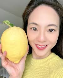 1.26 lb (575g) of giant lemon that yields a cup (250 ml) of lemon juice  #giant #gigantic #big #biglemon #hugelemon #freshlemon #organiclemon  #freshlyplucked #homegrown #lemonjuice #lemon #summervibes #juicy  #lemonjuice #freshjuice #yellowcheer ...