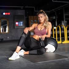Busted covarage tarafindan dünyanın en seksi atleti seçildikten sonra alica schmidt'in bvb'nin yeni fitness koçu olduğunu. Alica Schmidt Wiki Bio Age Height Weight Dating Net Worth Career Early Life Facts Starsgab