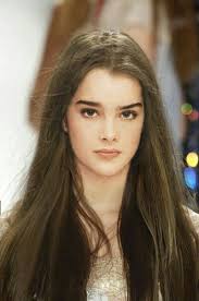 Shields previously recalled the making of pretty baby in her memoir, there was a little girl, which chronicles her loving but fraught relationship with teri. Young Brooke Shields Gaya Rambut Rambut Dan Kecantikan Rambut Panjang