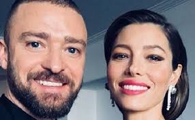 Caitriona Balfe di Outlander si sposa: l'anello mostrato ai Golden Globesn