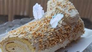 Verser sur le papier sulfurisé, beurré. Buche De Noel Facile Et Rapide Par Quelle Recette Youtube