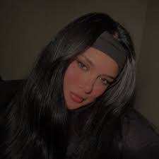 Maria Landeros's Instagram, Twitter & Facebook