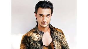 Hope You Never Have A Day Off That S What Salman Khan Wished Loveyatri Actor Aayush Sharma See more of loveyatri on facebook. hope you never have a day off that s