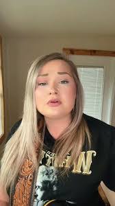 Sabrina Hubbard's Instagram, Twitter & Facebook