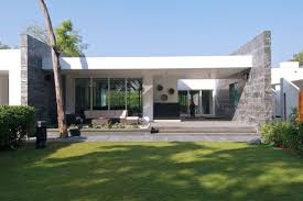 Untuk tatanan rumah ini menggunakan desain yang minimalis dengan dekorasi eksteriornya yang terinspirasi dari kebudayaan jawa yang indah. 5 Desain Teras Rumah Minimalis Untuk Rumah Makin Memesona