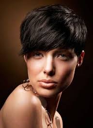 Anne hathaway taglio capelli in stile uomo 3 di . Taglio Capelli Corti Con Ciuffo Sul Davanti